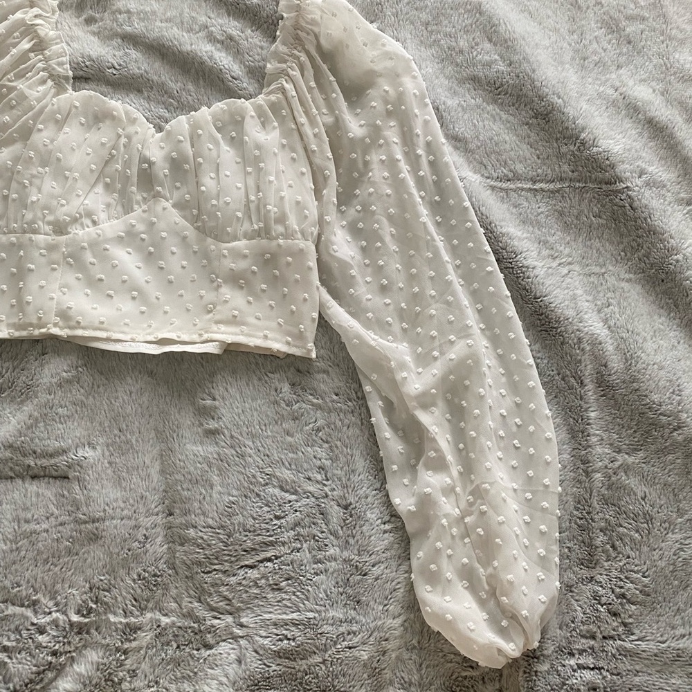 Beautiful white blouse! - Picture 3 of 10
